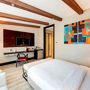 Deluxe Zimmer mit Kingsize-Bett